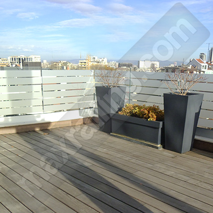 Стъклен парапет